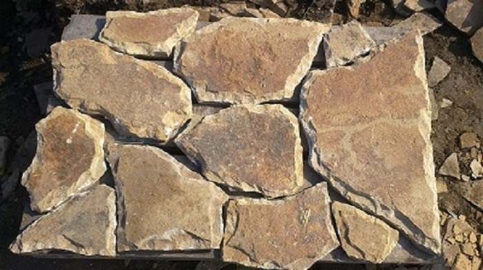 Фото 2. Камень песчаник природный со сколом